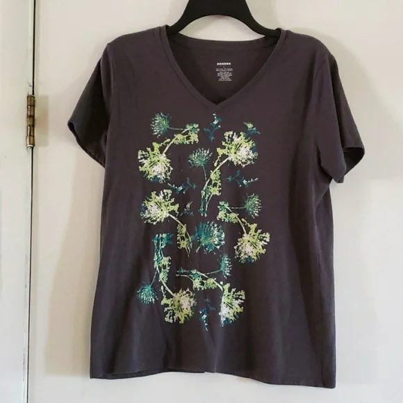 Grey Shirt with flowers - Picture 1 of 2